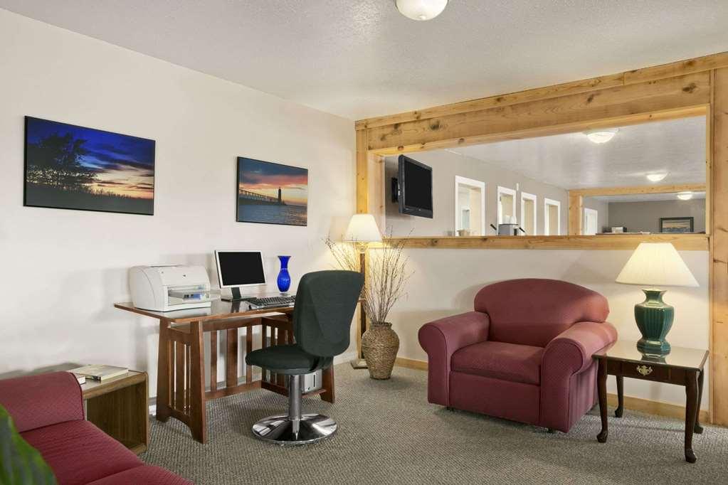 Baymont By Wyndham Manistee Hotel Faciliteiten foto
